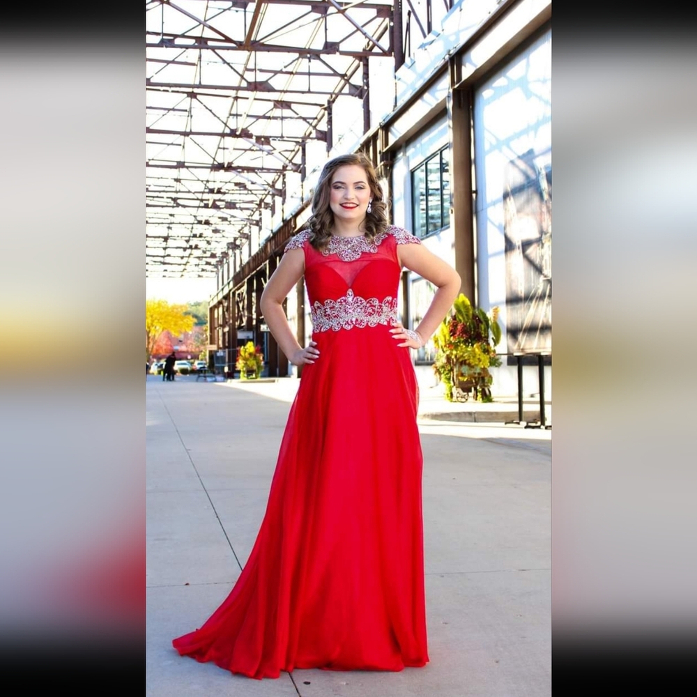 Sherri Hill Prom Dress red size 6